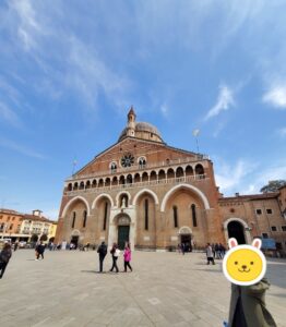 サンタントニオ教会 正面