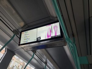 ジュネーブのバスの車内案内