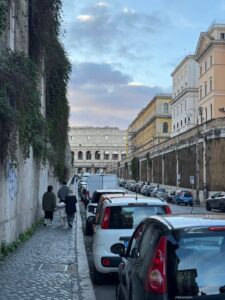 コロッセオ | カブール駅付近から撮影