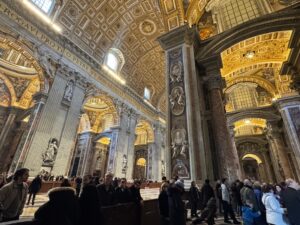 サン・ピエトロ大聖堂内部の様子