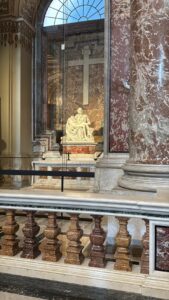 ミケランジェロのピエタ像