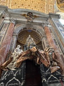 サンピエトロ大聖堂内部